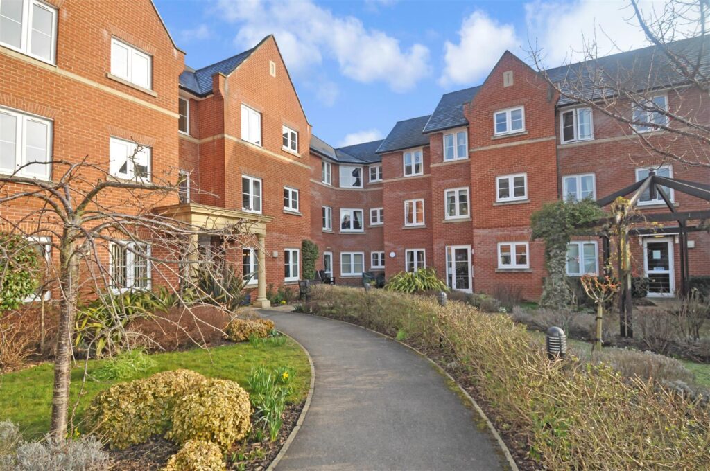 Foxhall Court, School Lane, Banbury