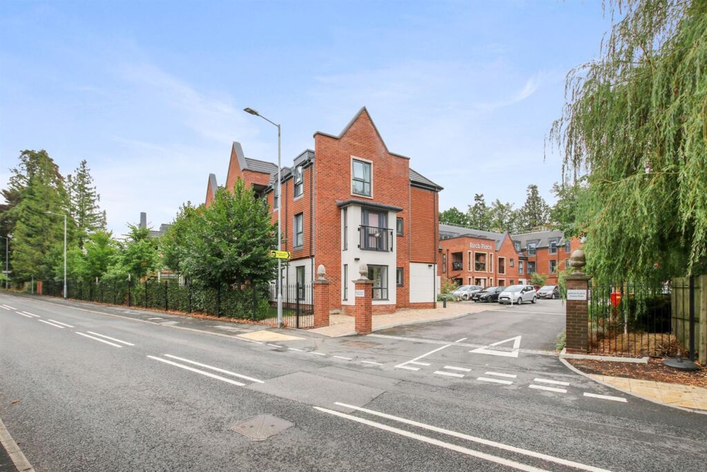 Birch Place, Dukes Ride, Crowthorne, RG45 6GT