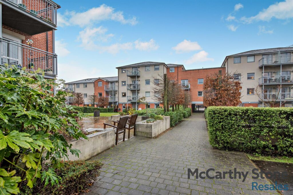 Emma Court, Southern Road, Basingstoke, RG21 7QF