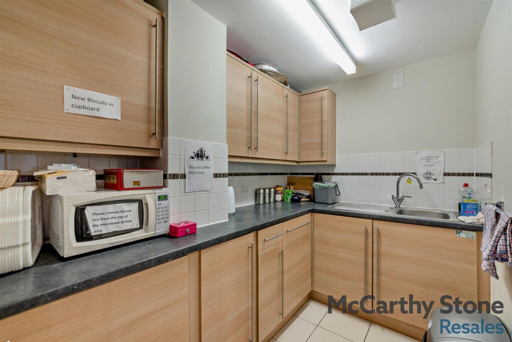 Emma Court, Southern Road, Basingstoke, RG21 7QF