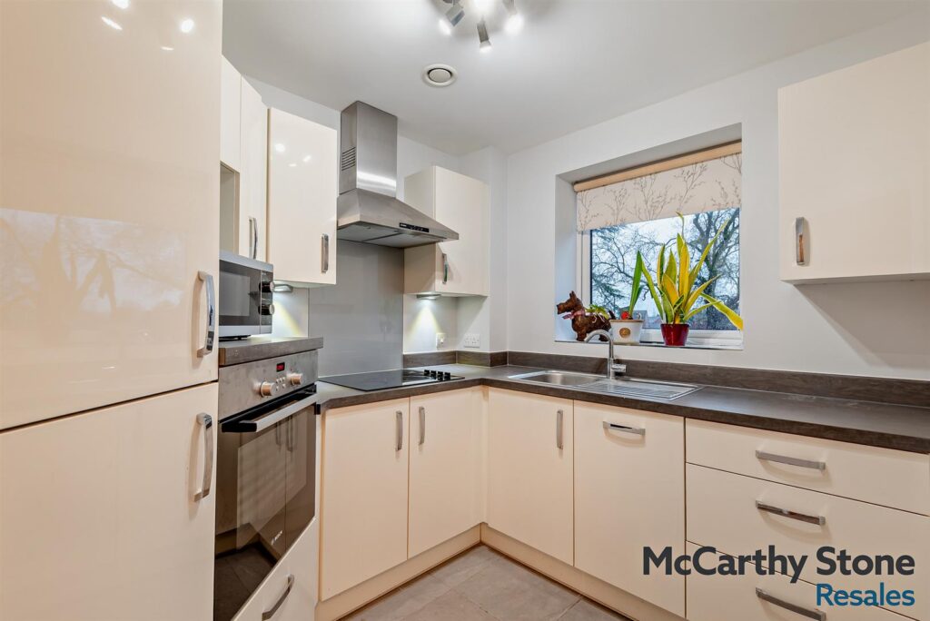 Lonsdale Park, Barleythorpe Road, Oakham, Leicestershire, LE15 6QJ
