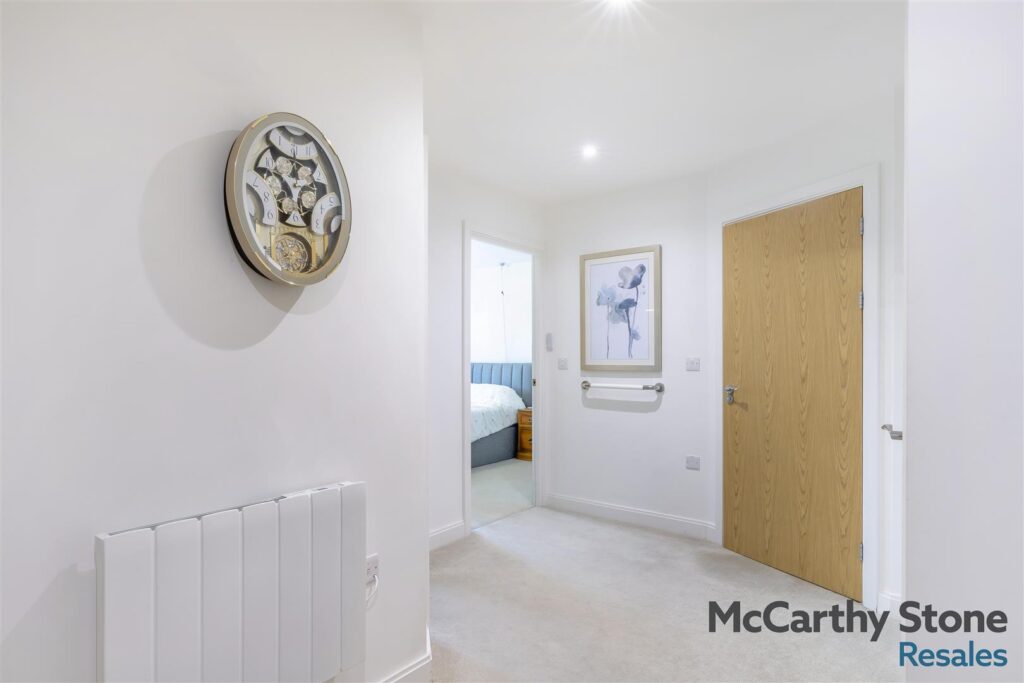 Oakhill Place, High View, Bedford, Bedfordshire, MK41 8FB