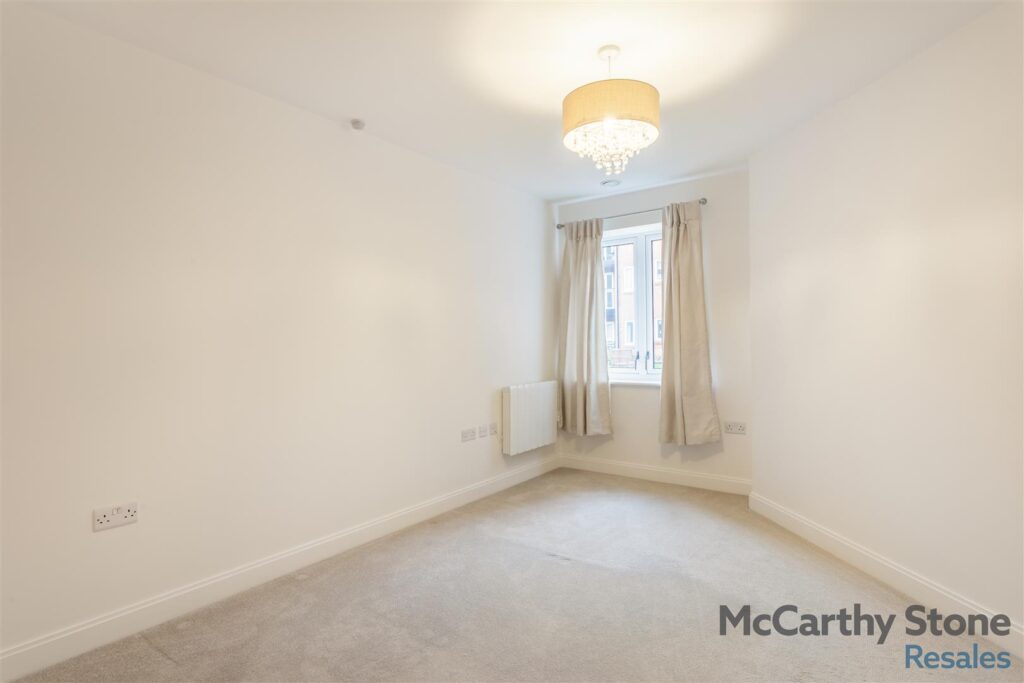 Oakhill Place, High View, Bedford, Bedfordshire, MK41 8FB