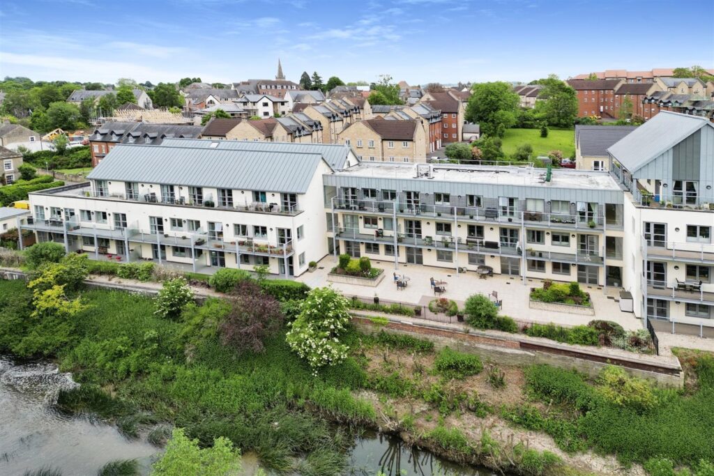 Bowles Court, Westmead Lane, Chippenham, Wiltshire, SN15 3GU