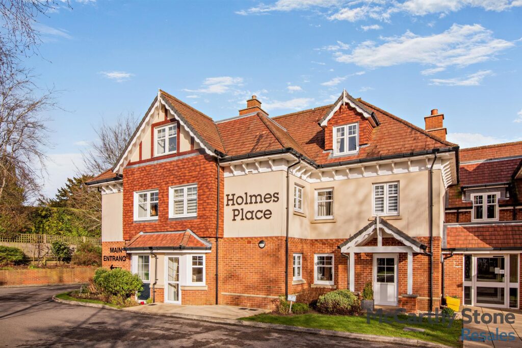 Holmes Place, Crowborough, TN6 2RS
