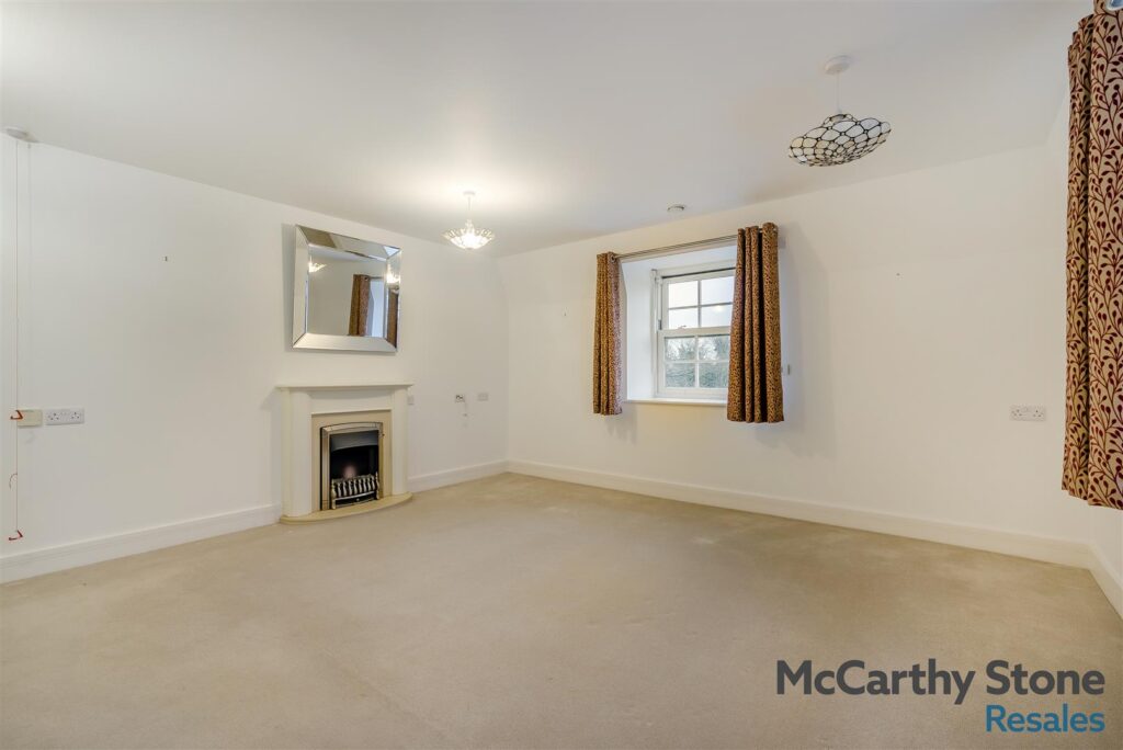 Peel Court, College Way, Welwyn Garden City, Hertfordshire, AL8 6DG
