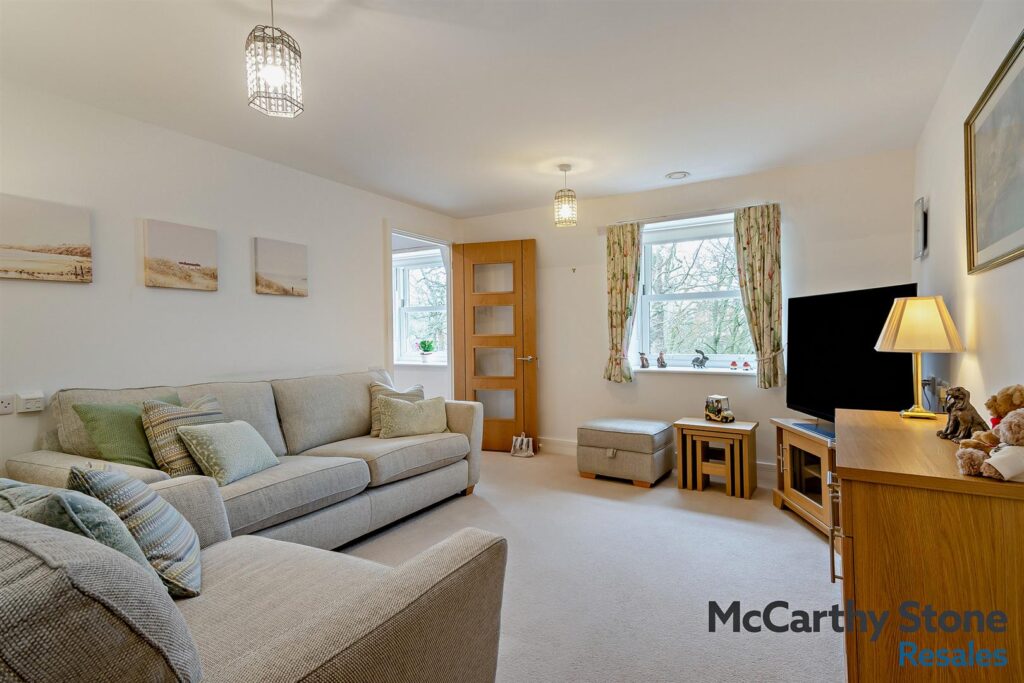 Peel Court, College Way, Welwyn Garden City, Hertfordshire, AL8 6DG