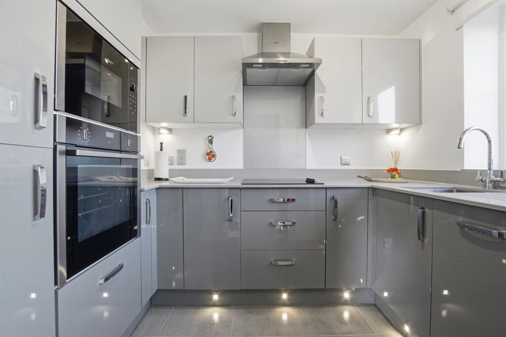 Manor Park Road, Chislehurst, BR7 5FT