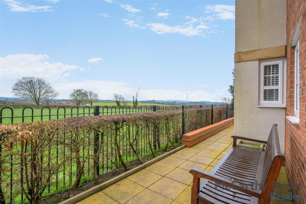 Orchard Gate, Banbury Road, Stratford-Upon-Avon, CV37 7HT