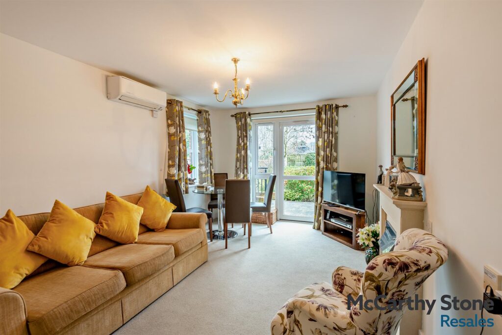 Stewart Court, High Street, Epping, CM16 4FJ