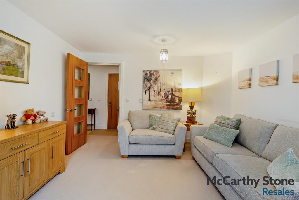 Peel Court, College Way, Welwyn Garden City, Hertfordshire, AL8 6DG