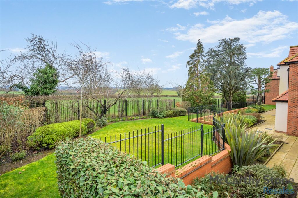 Orchard Gate, Banbury Road, Stratford-Upon-Avon, CV37 7HT