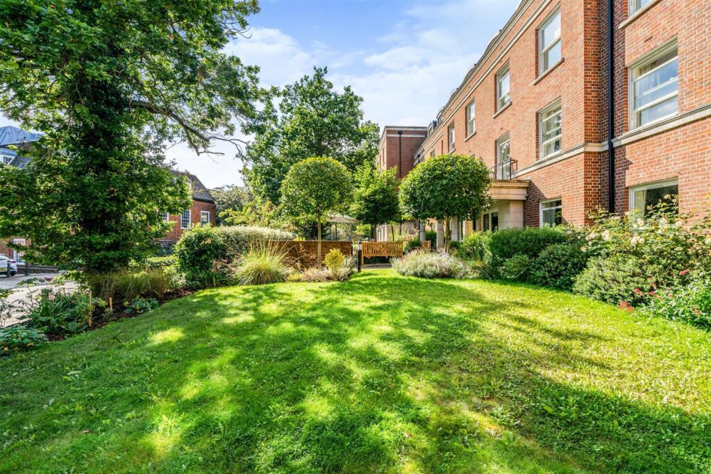 Peel Court, College Way, Welwyn Garden City, Hertfordshire, AL8 6DG