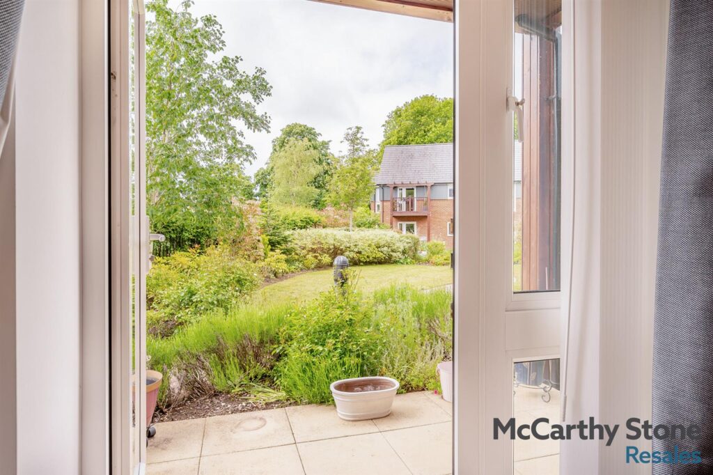 Jackson Place, Fields Park Drive, Alcester, Warwickshire, B49 6GR