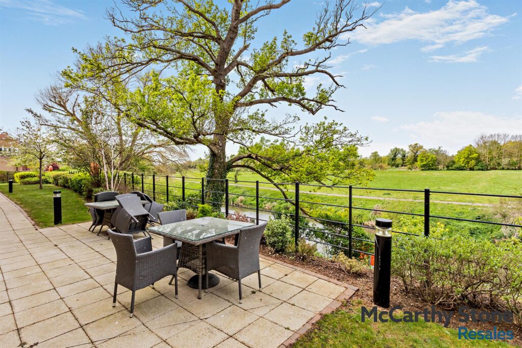 Parkland Place, Shortmead Street, Biggleswade, Bedfordshire, SG18 0RE