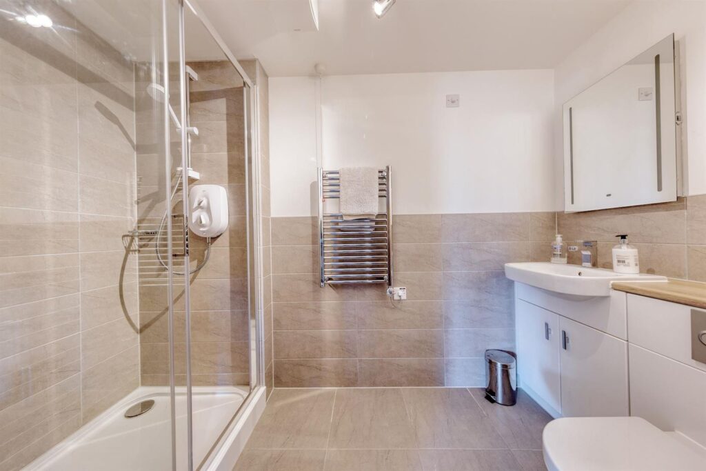 High Street, Cobham, KT11 3EB