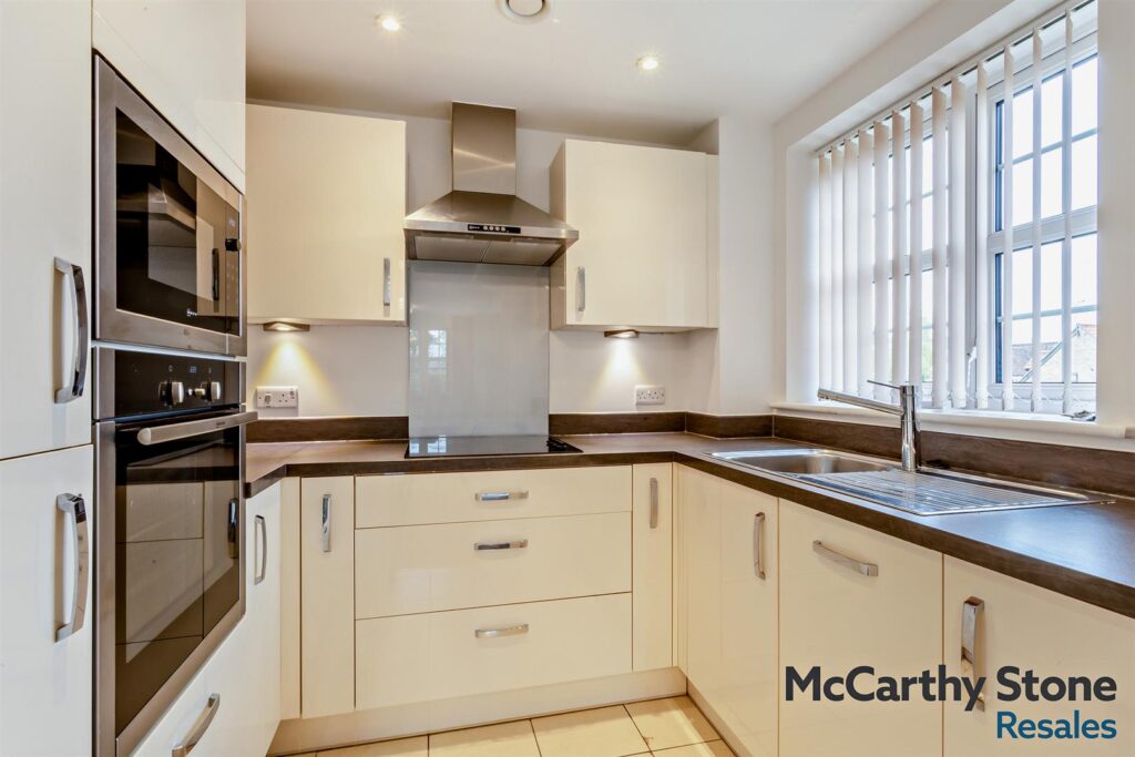 Parkland Place, Shortmead Street, Biggleswade, Bedfordshire, SG18 0RE