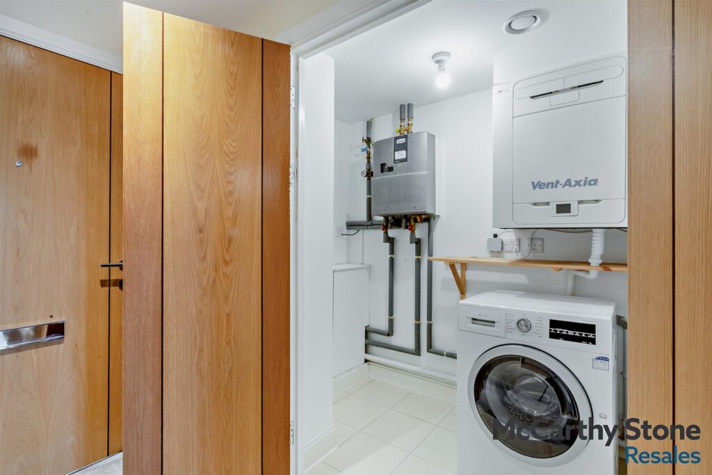 Parkland Place, Shortmead Street, Biggleswade, Bedfordshire, SG18 0RE