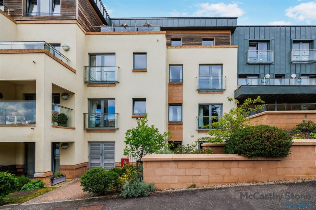 Merrilees Gate, 50 Baberton Avenue, Juniper Green, EH14 5DU