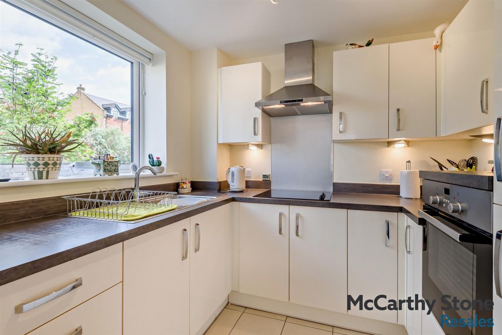 Waterford Place, Westmead Lane, Chippenham, Wiltshire, SN15 3GX