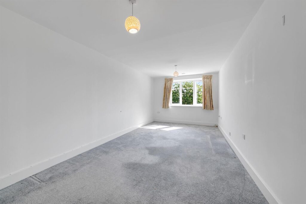 Limpsfield Road, South Croydon, CR2 9LB