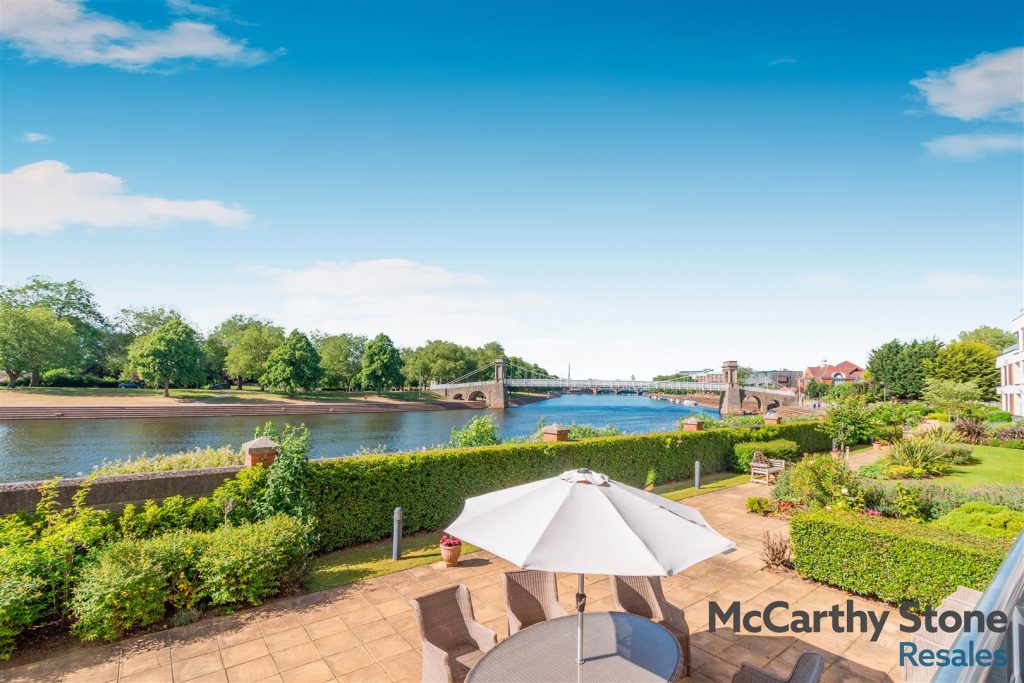 Wilford Lane, West Bridgford. Penthouse Apartment