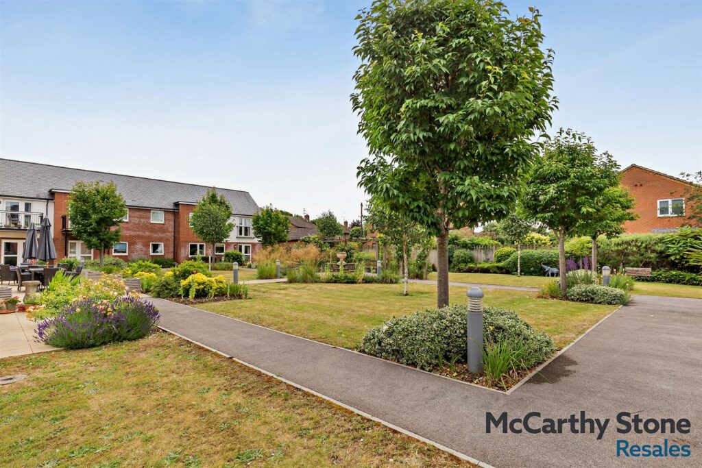 Hillier Court, Botley Road, Romsey, Hampshire.
