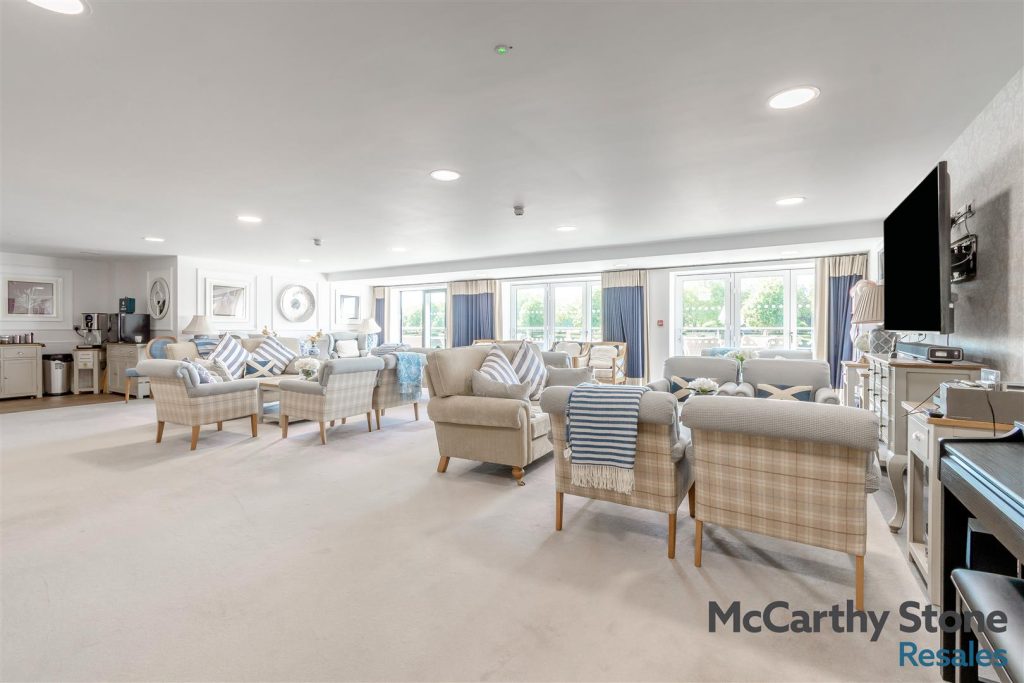 Wilford Lane, West Bridgford. Penthouse Apartment