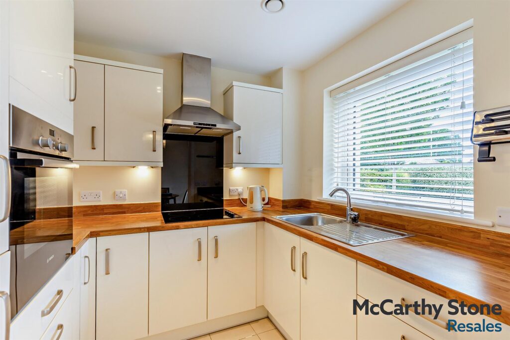 Hillier Court, Botley Road, Romsey, Hampshire.