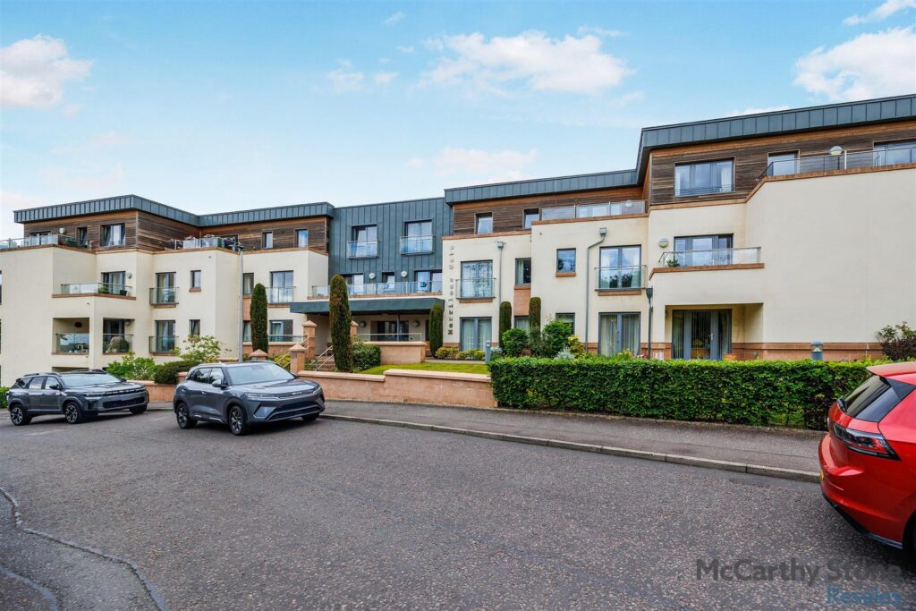 Merrilees Gate, 50 Baberton Avenue, Juniper Green, EH14 5DU