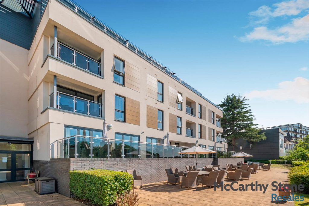 Wilford Lane, West Bridgford. Penthouse Apartment