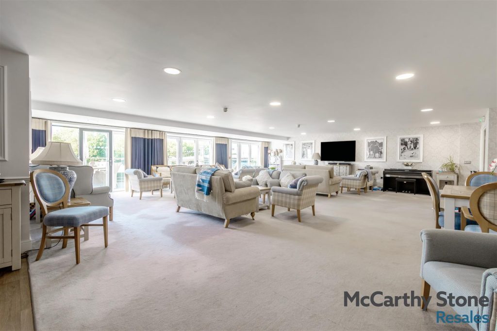 Wilford Lane, West Bridgford. Penthouse Apartment